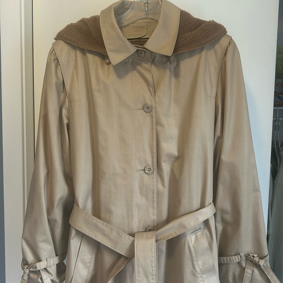 Vintage London Fog Maincoat trenchcoat in khaki size 10 - Picture 3 of 16